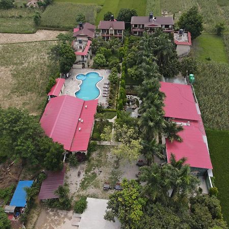 Royal Tiger Luxury Resort 4 Star โซราฮา ภายนอก รูปภาพ