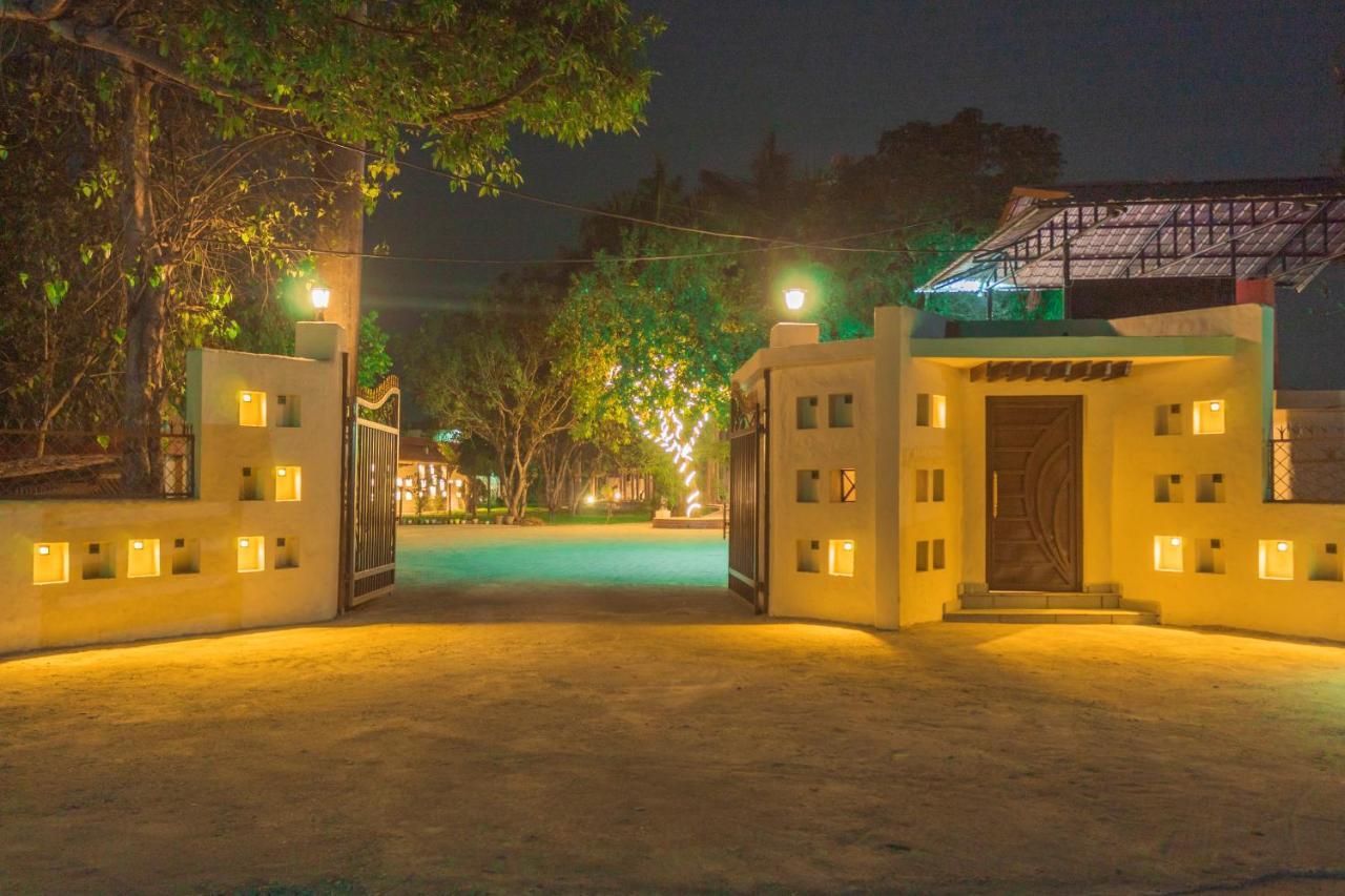 Royal Tiger Luxury Resort 4 Star โซราฮา ภายนอก รูปภาพ