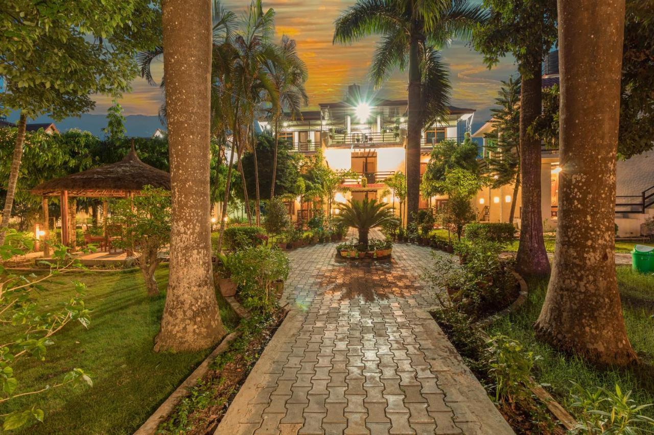 Royal Tiger Luxury Resort 4 Star โซราฮา ภายนอก รูปภาพ