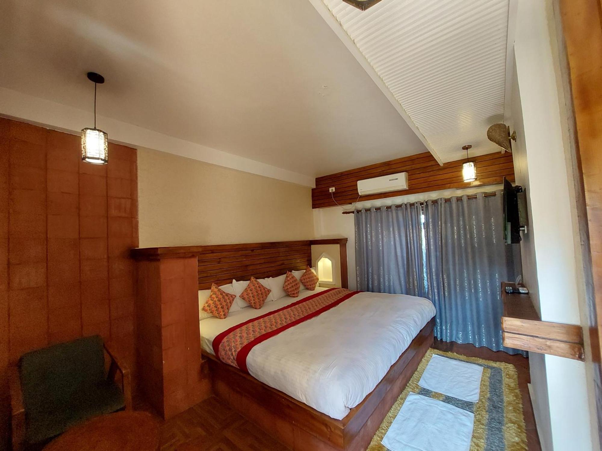 Royal Tiger Luxury Resort 4 Star โซราฮา ภายนอก รูปภาพ