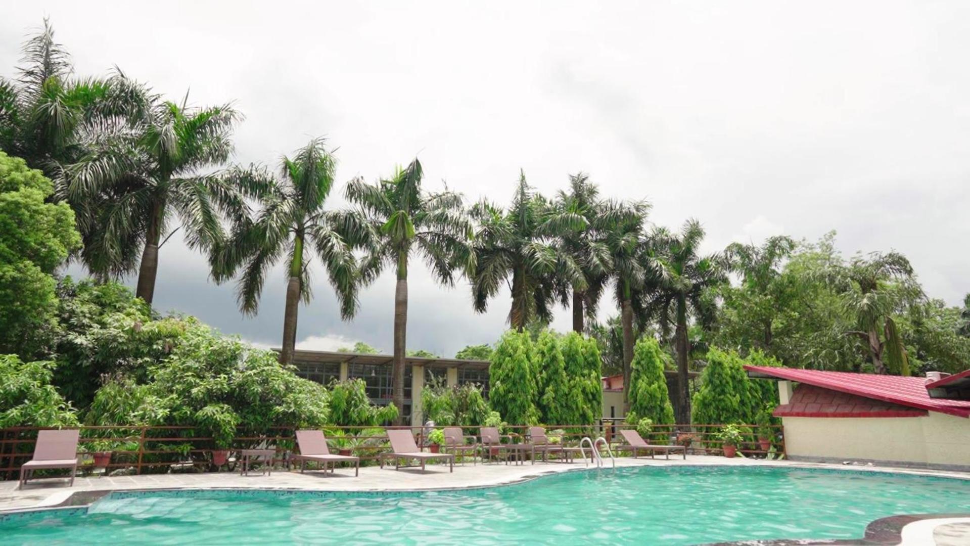 Royal Tiger Luxury Resort 4 Star โซราฮา ภายนอก รูปภาพ