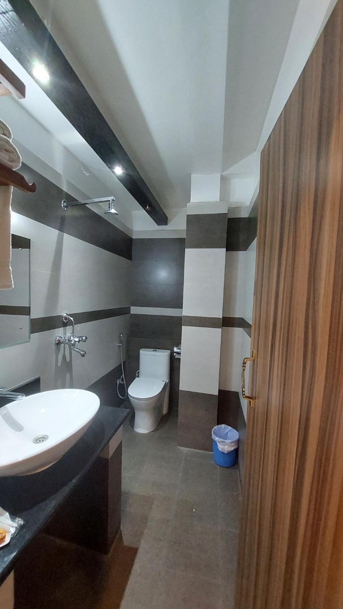 Royal Tiger Luxury Resort 4 Star โซราฮา ภายนอก รูปภาพ