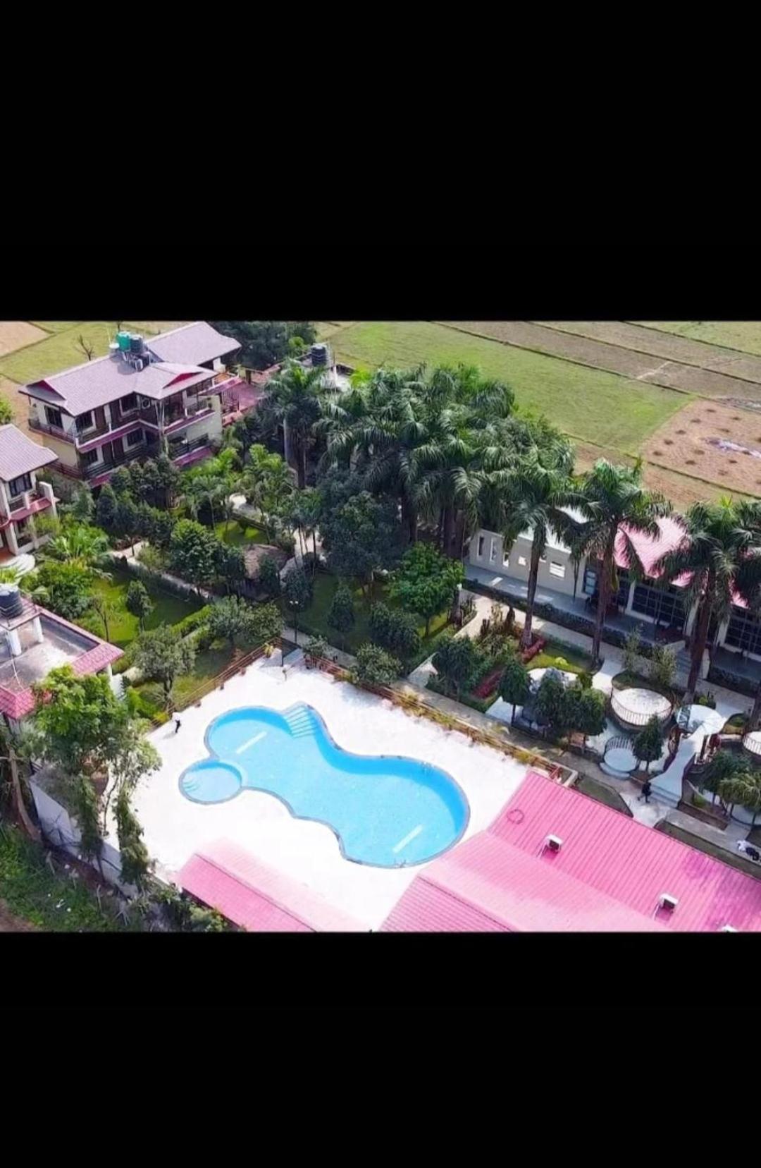 Royal Tiger Luxury Resort 4 Star โซราฮา ภายนอก รูปภาพ